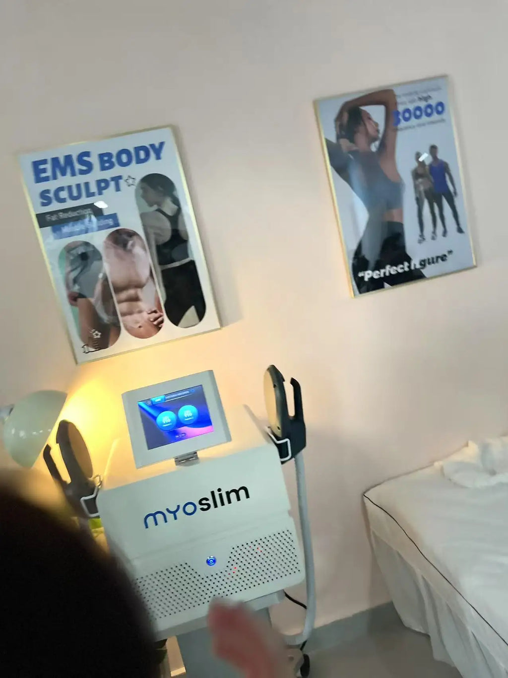 Portable HIEMT 6500W RF 15T 200HZ Body Shaper Muscle Growth Fat Burning High Intensity Electromagnetic Stimulator