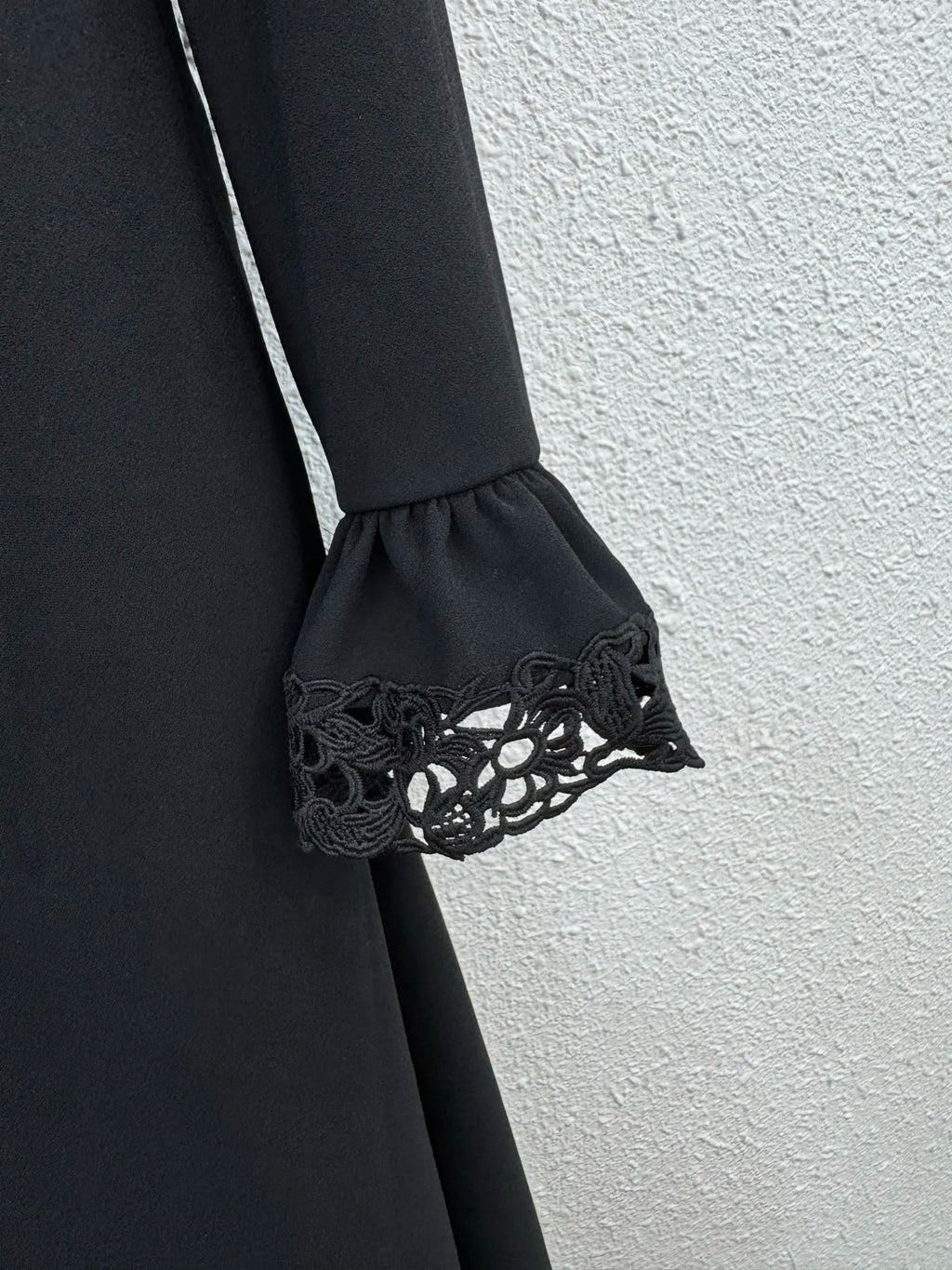 Spring Autumn New Women Turn-down Collar Lace Long Sleeve Midi Dress With Belt Solid Black Elegant Chic High Quality Luxury