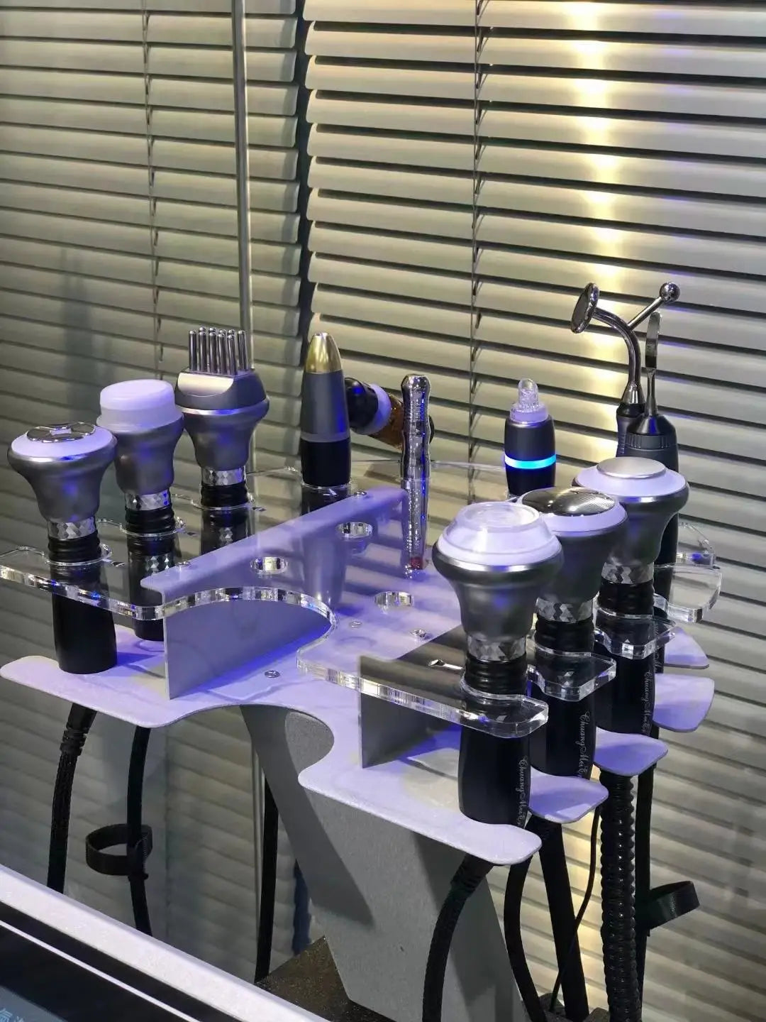 Hot Selling 11 in 1 Facial Cleaning Firming Skin Cold Hammer Acne Treatment Facial Treatment Aqua Peeling Skin Care Equipment